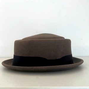 Gray/Black Fedora Hat